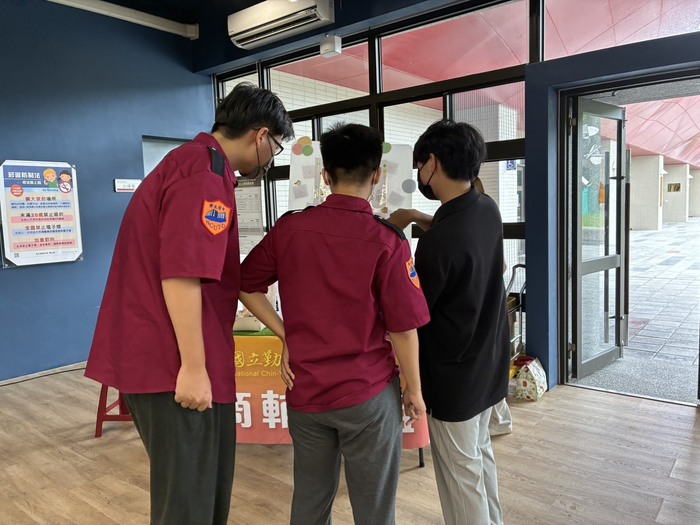 自殺守門人-宿舍幹部圖片